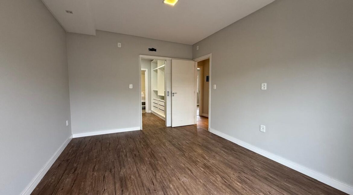 WhatsApp Image 2025-08-25 at 15.57.12