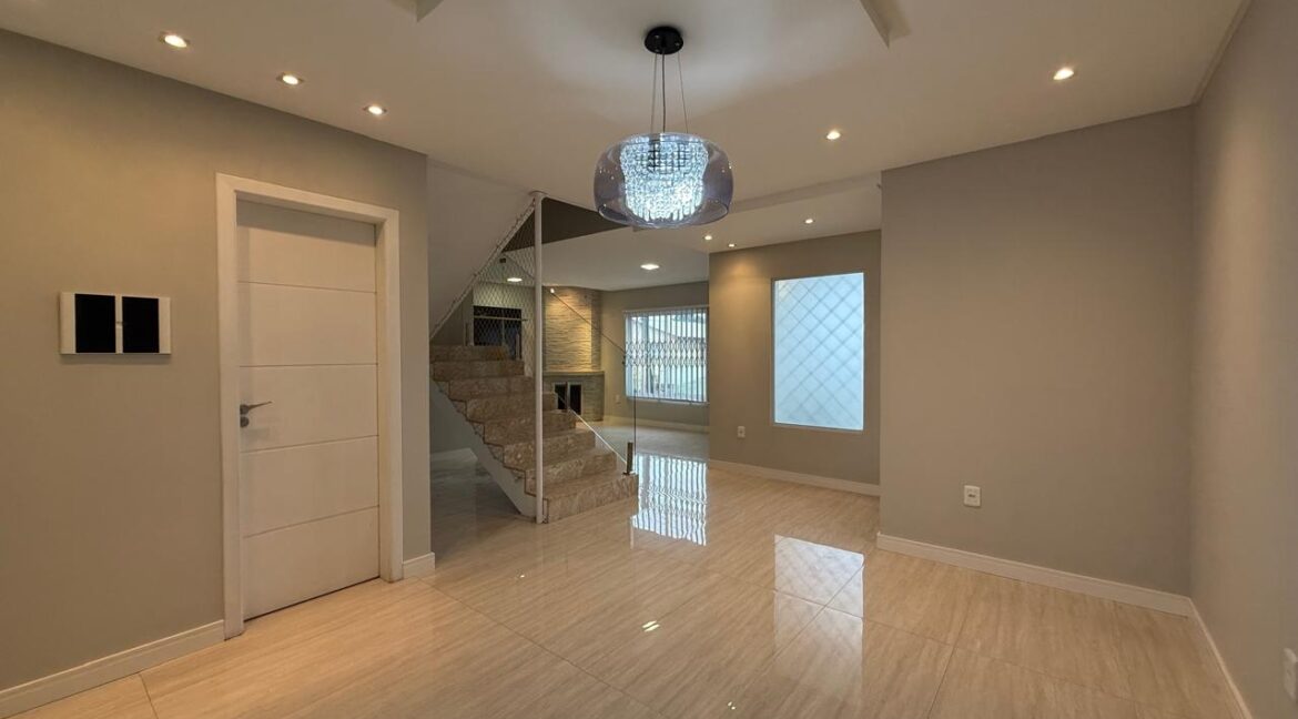 WhatsApp Image 2025-08-25 at 15.57.29