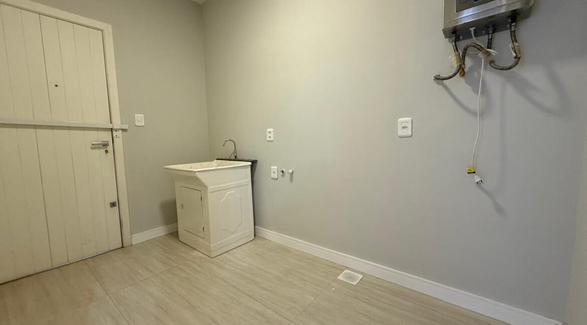 WhatsApp Image 2025-08-25 at 15.57.32 (1)