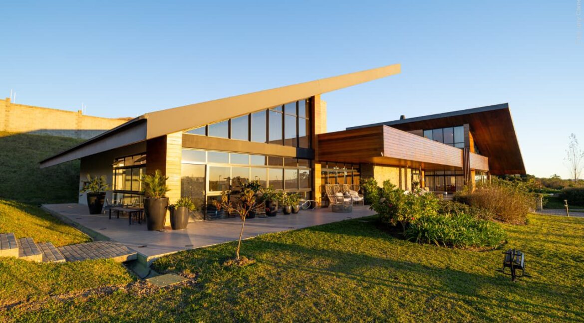 WhatsApp Image 2026-04-20 at 20.50.05 (1)